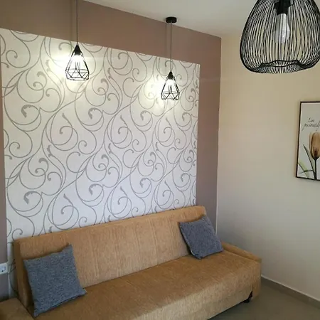 Evris House Color